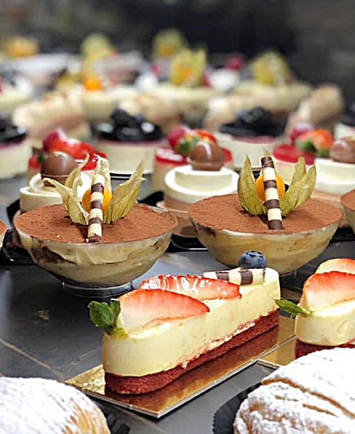BOWLS pastries
